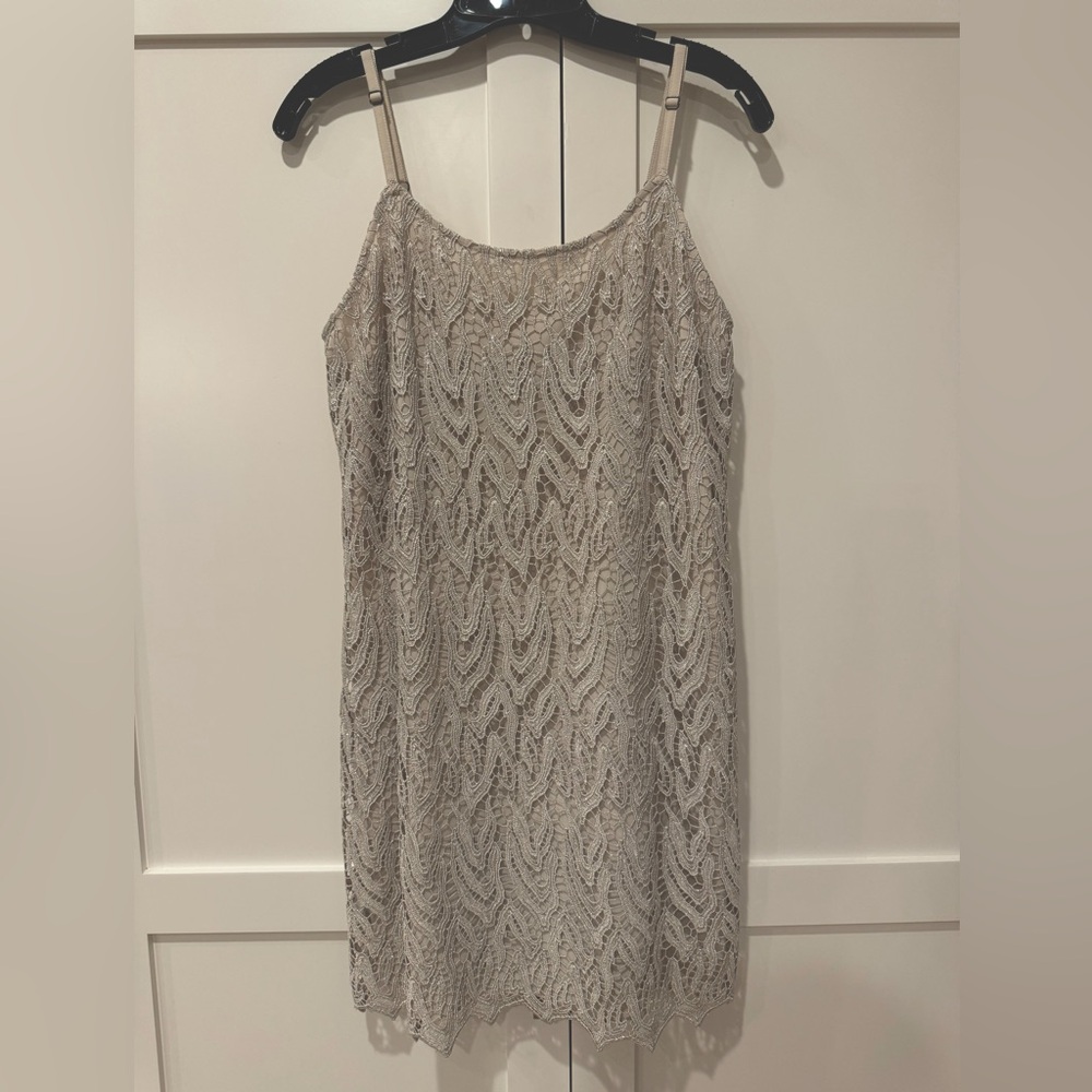 EUC alice + olivia metallic gold lace Mini Dress Size medium